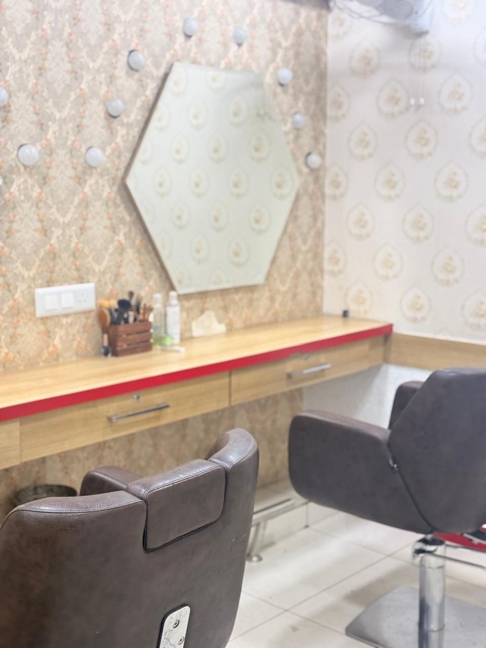 Makeup station at Salon 9T9, Jalandhar